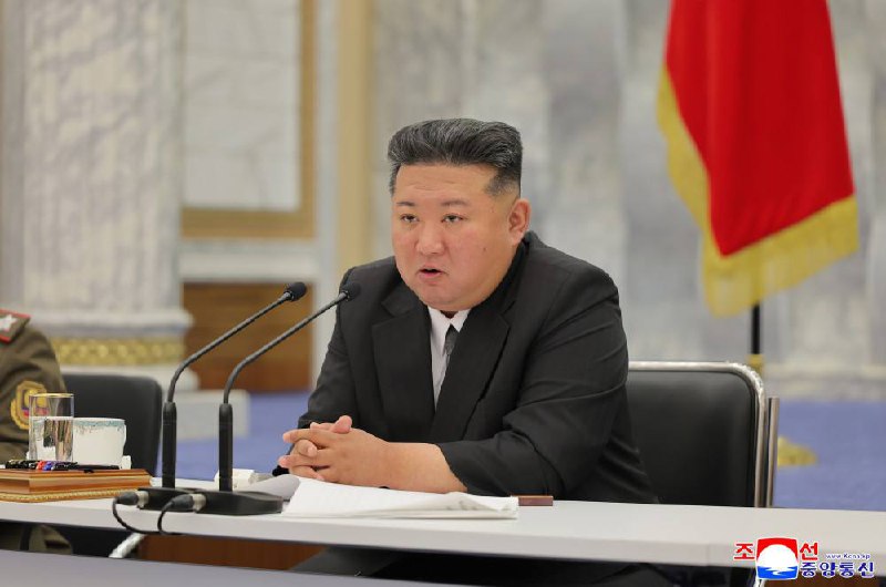 朝鲜劳动党5月28日开军委扩大会，讨论进一步加强军内各级政治机关的职能和作用；新任命了6名军级单位指挥员、炮兵局长和保卫局长，还新委派了一些政委；布置了重要项目建设；分析有关国家安全的局势，还批示和布置了国防科工领域的一系列新计划工作