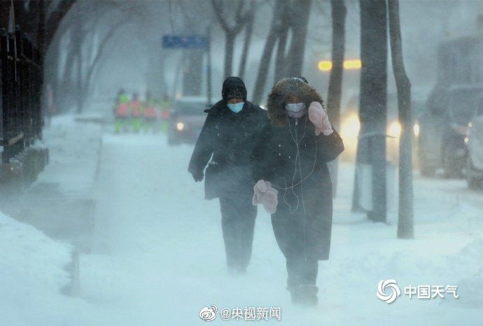 今天凌晨开始，黑龙江连发20个暴雪预警，并发布全省范围的暴雪红色预警
