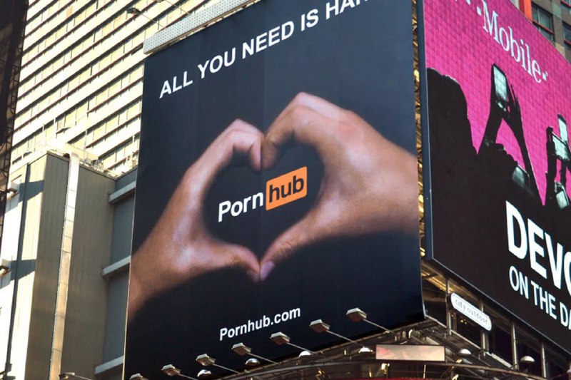 PornHub网站8日发表声明，宣布了一系列新的政策，旨在将非双方同意的视频拒之门外
