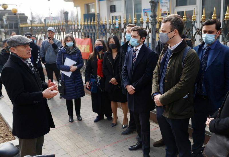 加拿大外交部长马克·加诺（Marc Garneau）在推特上表示，加拿大驻中国大使馆接到通知，迈克尔·斯帕弗（Michael Spavor）和康明凯（Michael Kovrig）的庭审将于3月19日和22日举行