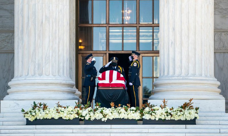 周三，大法官金斯伯格的灵柩将于最高法院停放两天供公众瞻仰