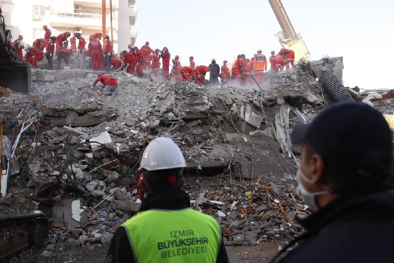周五下午在爱琴海发生的地震已造成至少53人死亡，900余人受伤