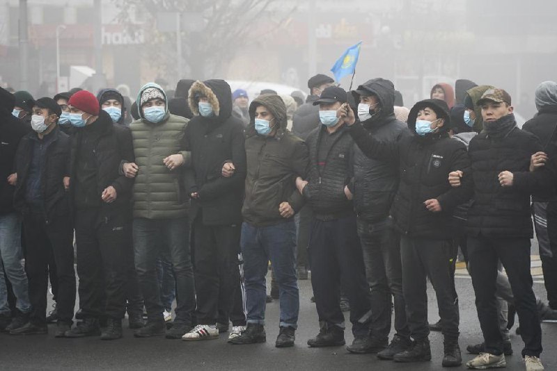 （视频：路透社，图1-8：美联社摄，图9：阿拉木图市政府大楼，拍摄者不明）（视频：路透社，图1-8：美联社摄，图9：阿拉木图市政府大楼，拍摄者不明）