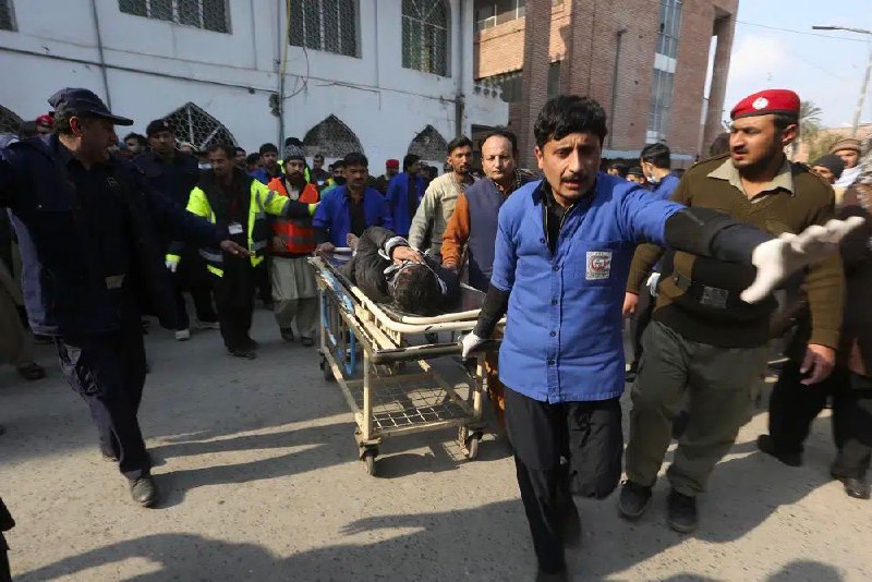 巴基斯坦白沙瓦市的清真寺爆炸袭击已造成至少44人死亡，150人受伤