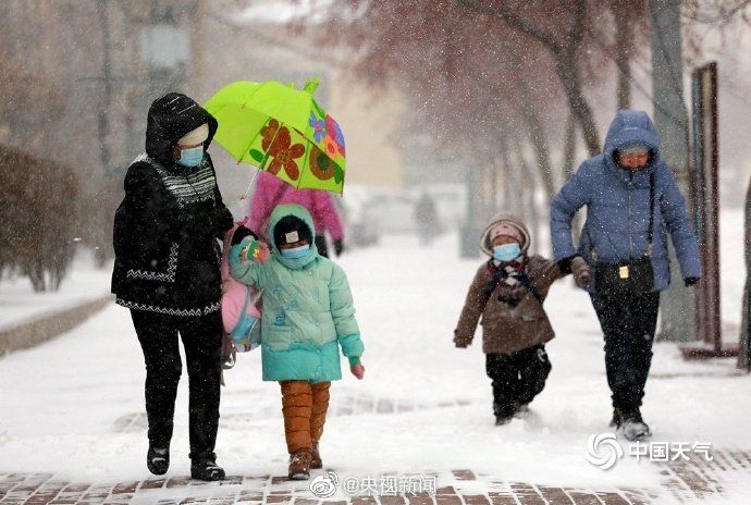 今天凌晨开始，黑龙江连发20个暴雪预警，并发布全省范围的暴雪红色预警