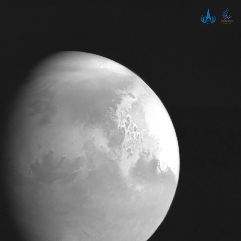 天问一号完成第四次轨道中途修正，传回首幅火星图像