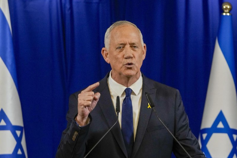 以色列战时内阁成员、国家团结党领导人甘茨9日晚宣布退出战时内阁