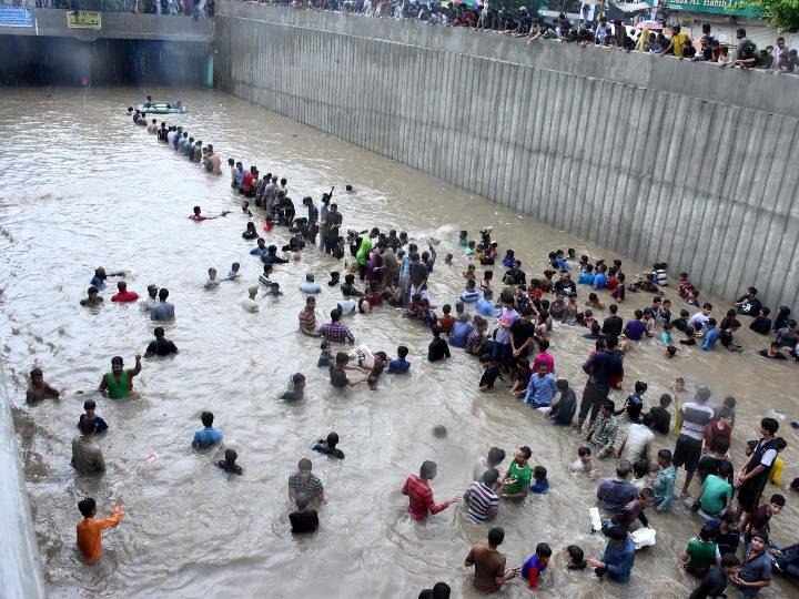 巴基斯坦国家灾难管理局28日发布报告说，今年6月15日以来，强降雨在巴基斯坦引发的事故已导致至少106人死亡、52人受伤