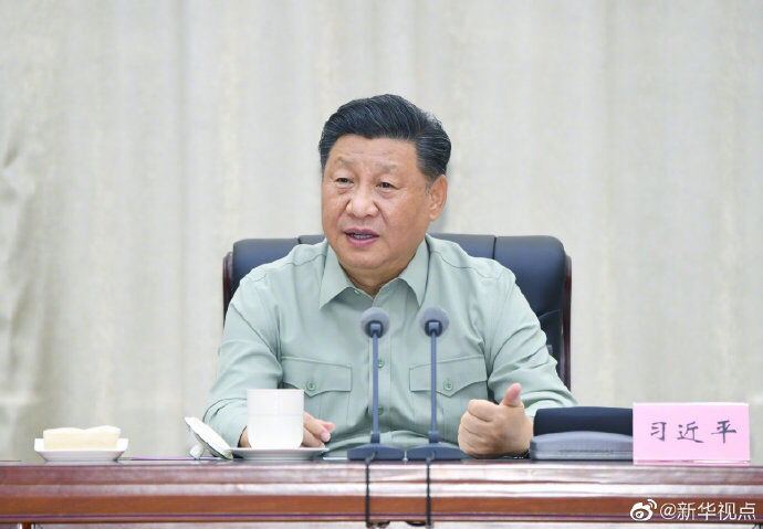 中共中央总书记、国家主席、中央军委主席习近平13日到海军陆战队视察