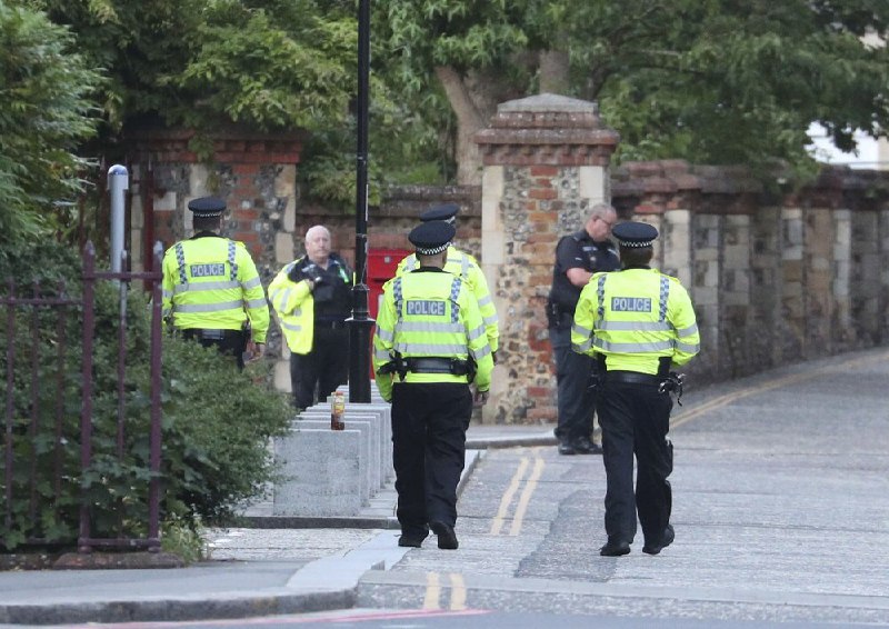 周六，一名男子在英国南部小镇雷丁的Forbury公园里持刀随机伤人，造成3人死亡，另有3人重伤