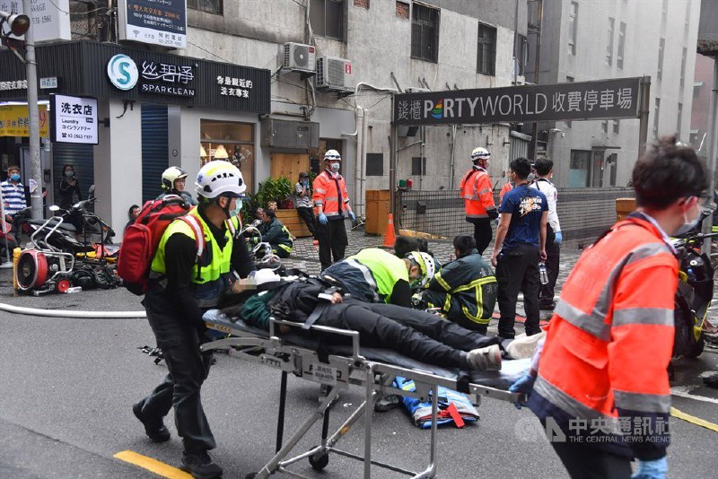 台北钱柜KTV火灾死亡人数上升至5人，另有1人病危，54人送医治疗，48人受伤，计两百人被疏散