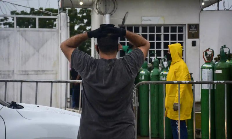 巴西亚马孙州首府马瑙斯医疗系统在激增的新型肺炎病例中面临崩溃，氧气严重缺乏