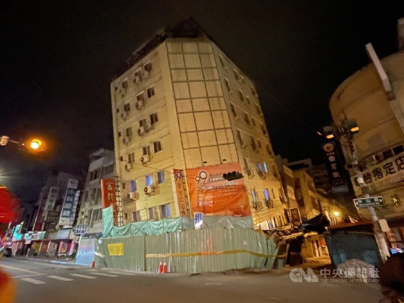 台湾花莲县昨晚今晨地震不断，其中震度4以上地震发生3起