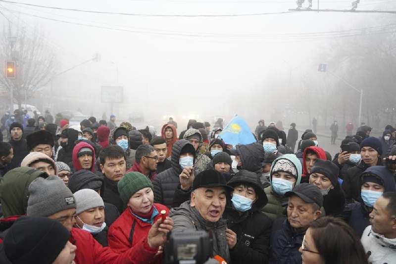 （视频：路透社，图1-8：美联社摄，图9：阿拉木图市政府大楼，拍摄者不明）（视频：路透社，图1-8：美联社摄，图9：阿拉木图市政府大楼，拍摄者不明）