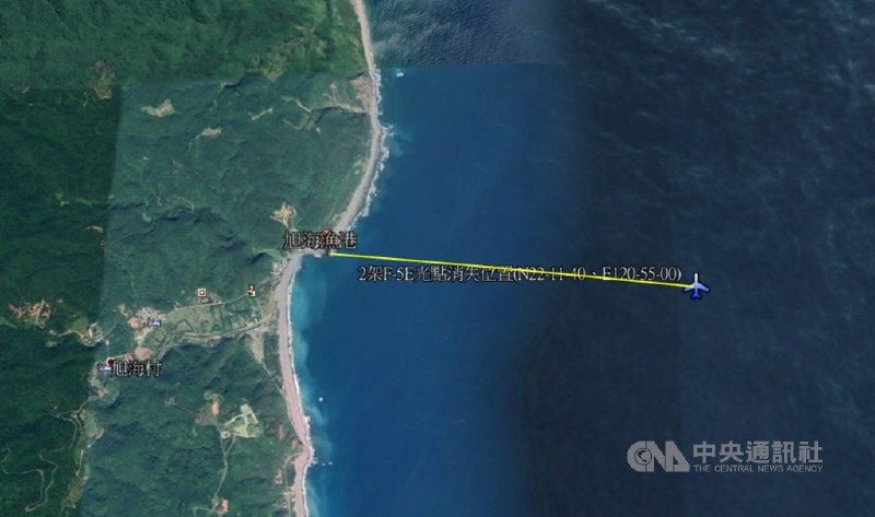 在台湾，空军志航基地2架F-5E战机在屏东外海战术训练时不慎擦撞，2架战机飞行员跳伞，目前正在搜寻中