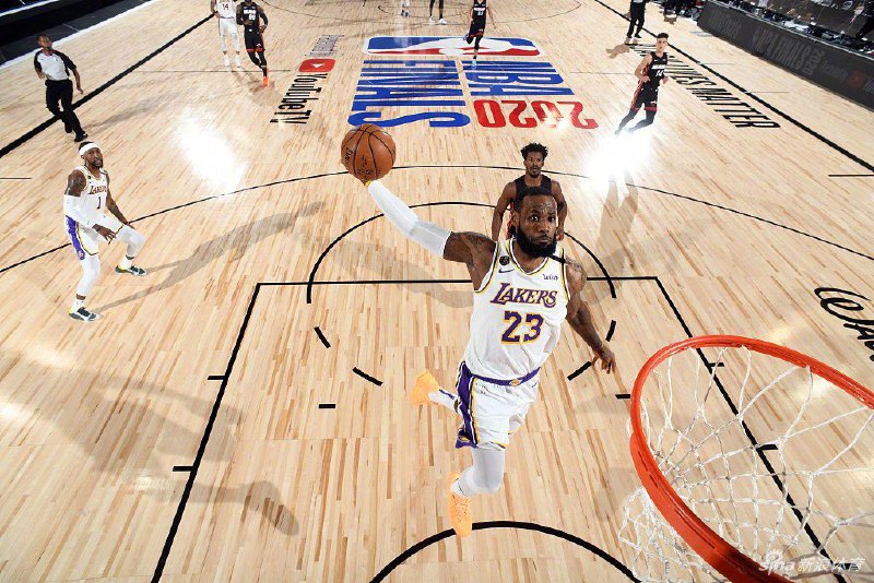 北京时间今天上午，2019-2020赛季NBA总决赛落下帷幕，洛杉矶湖人经过6场鏖战，4比2击败迈阿密热火加冕总冠军