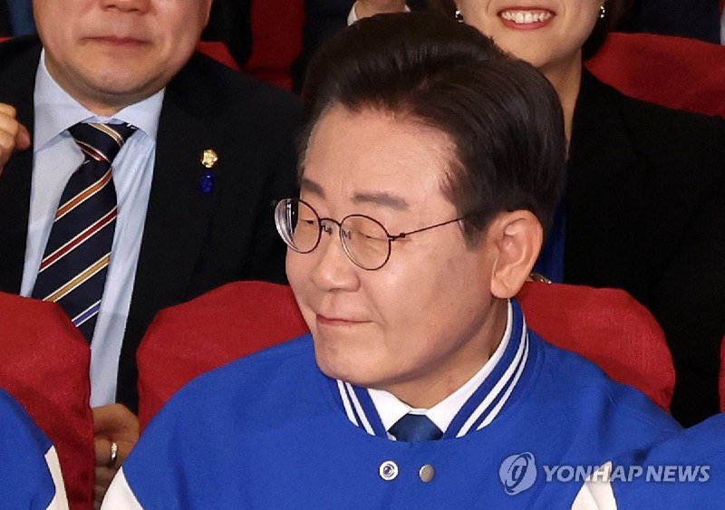 韩国第22届国会议员选举结果11日揭晓，“朝小野大”格局延续