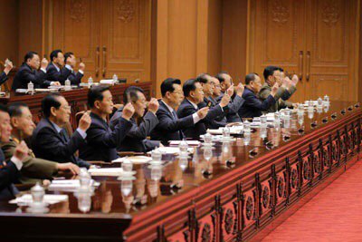 据朝中社13日报道，朝鲜第14届最高人民会议第三次会议12日举行，此次会议撤换超过三分之一的国务委员会委员