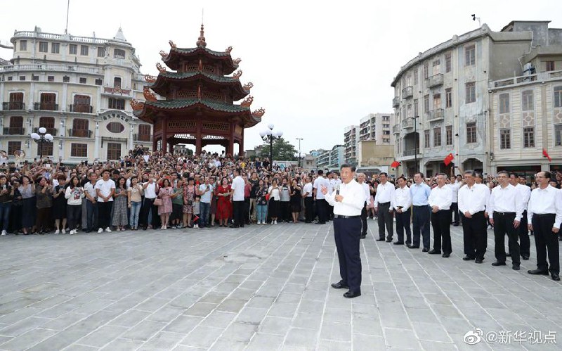 中共中央总书记习近平13日下午来到广东省汕头市小公园开埠区，走进开埠文化陈列馆、侨批文物馆，了解汕头开埠历史、设立经济特区以来的建设发展情况，和潮汕侨胞心系家国故土、支持祖国和家乡建设的历史