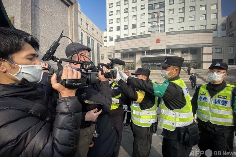 公民记者张展28日被上海市浦东新区法院判处有期徒刑4年