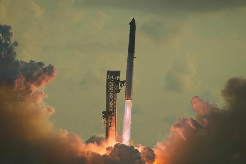 SpaceX重型运载火箭“星舰”9月28日首次成功进入地球轨道