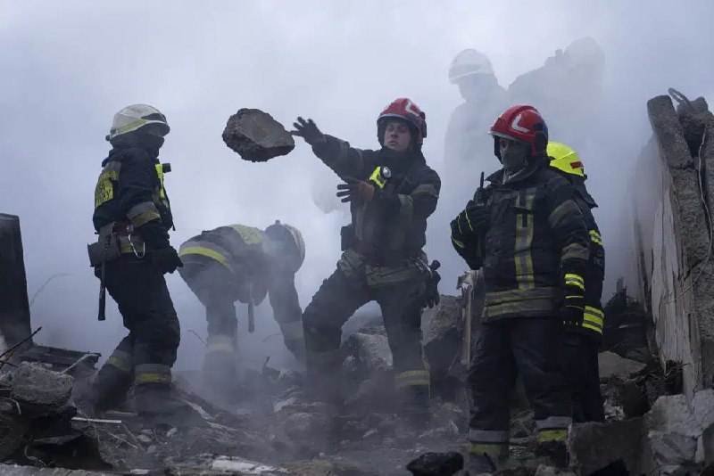 乌克兰当局表示，俄罗斯14日对第聂伯公寓楼袭击造成的死亡人数已上升至40人，另有39人获救，30人失踪