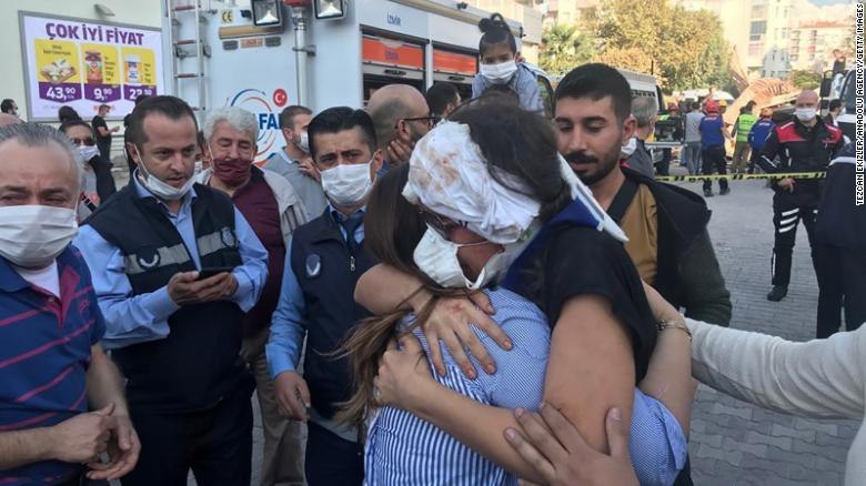 土耳其官员们说，土耳其西部沿海地区有21人遇难