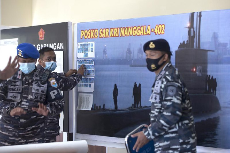 在巴厘岛附近海域失踪的印尼潜艇的氧气供应据信已于周六早些时候耗尽，在搜索继续的同时，没有任何船只的迹象，一艘配备声纳的澳大利亚军舰的抵达为搜索提供了支持
