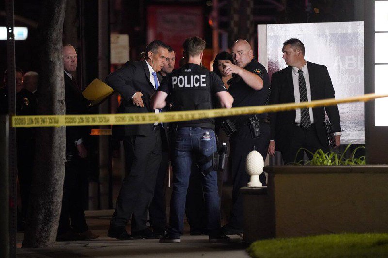 美国南加州奥兰治市一座写字楼周三发生枪击事件，造成4人死亡，其中包括1名儿童，另有1人受伤，随后警方击毙了嫌疑人