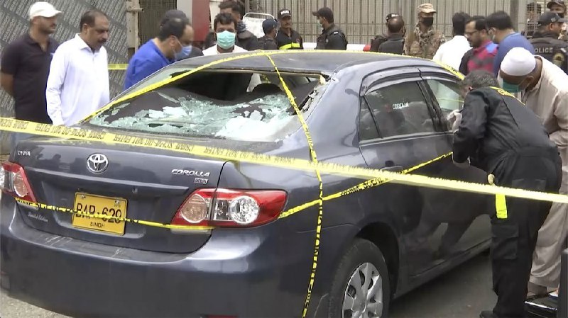 巴基斯坦警方29日证实，4名武装人员当天袭击位于巴南部城市卡拉奇的巴基斯坦证券交易所大楼，导致至少5人死亡、6人受伤