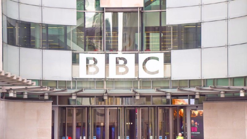 针对BBC在中国被禁止落地一事，BBC在一份声明中表示，“我们对中国当局决定采取这一行动感到失望